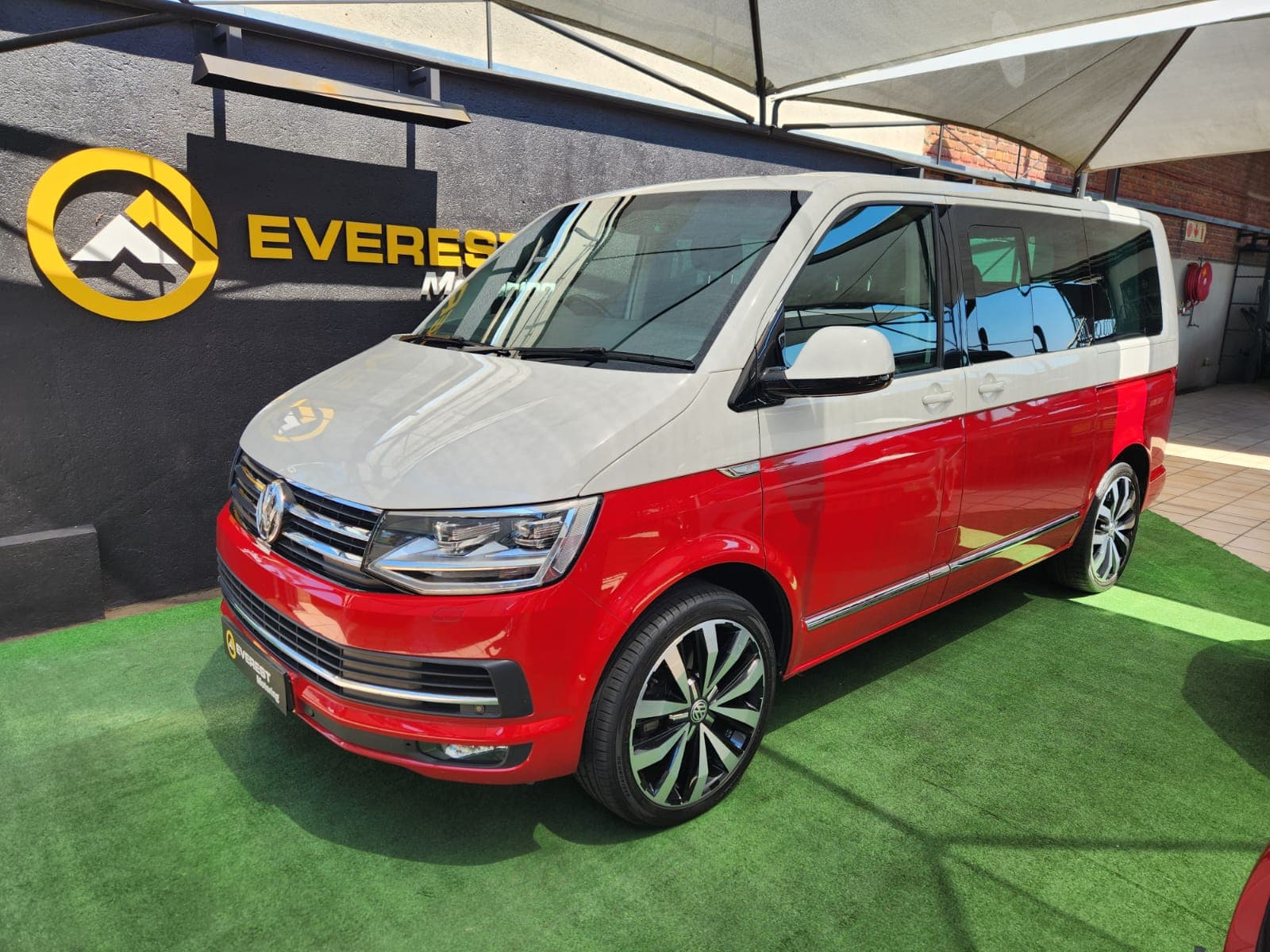Volkswagen Caravelle 2.0 BiTDi 4motion DSG Highline