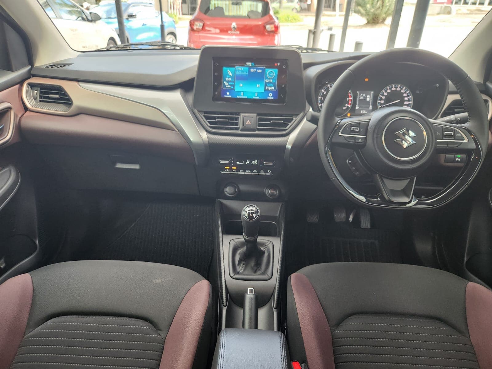 2025 Suzuki Fronx 1.5 GL - view 2