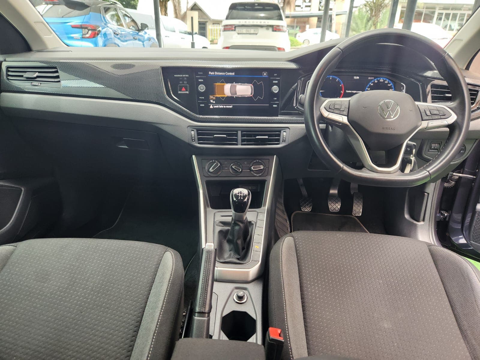 2023 Volkswagen Polo 1.0 TSI Life - view 2