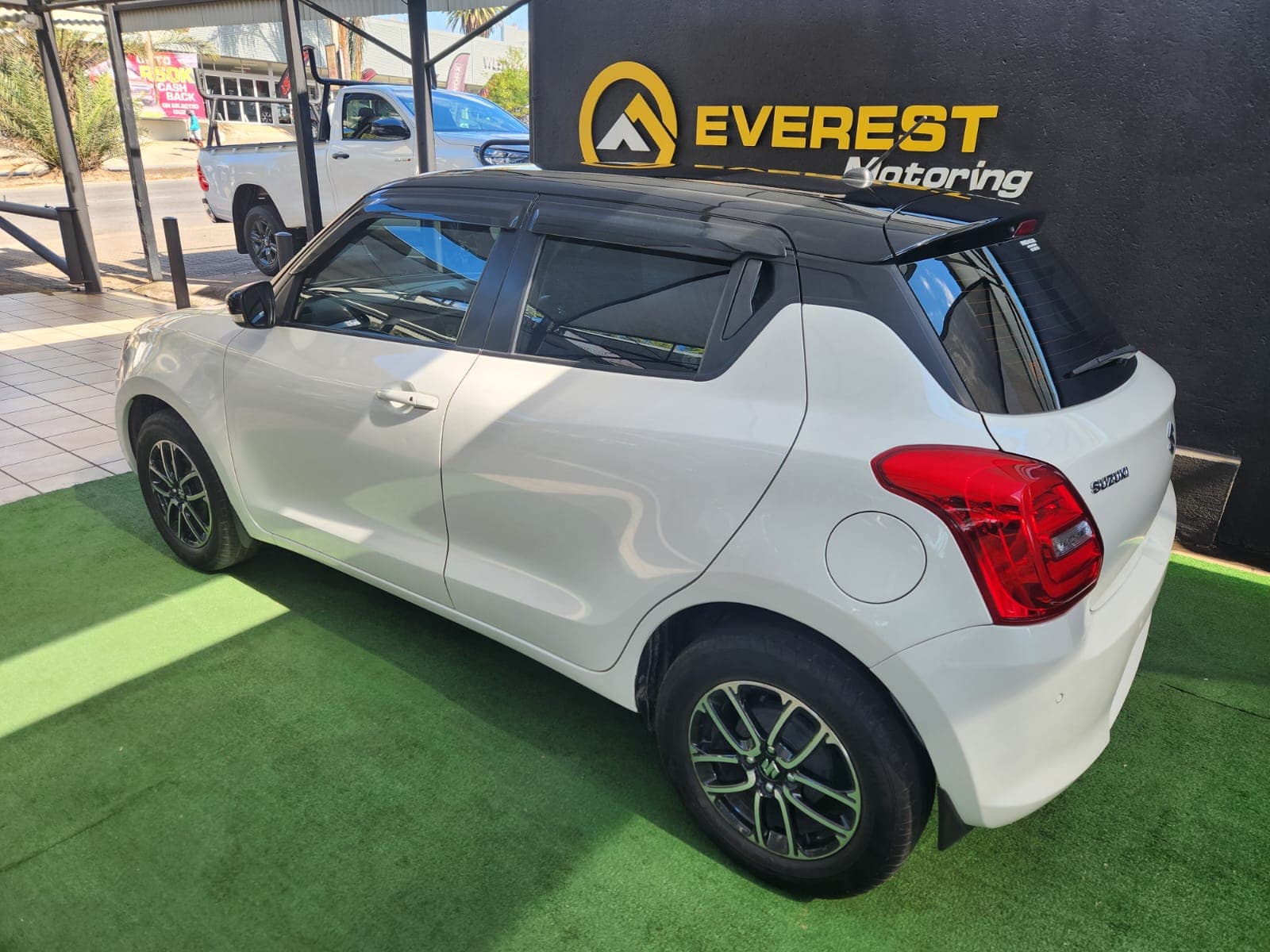 2023 Suzuki Swift 1.5 GLX 5Dr Manual - view 6