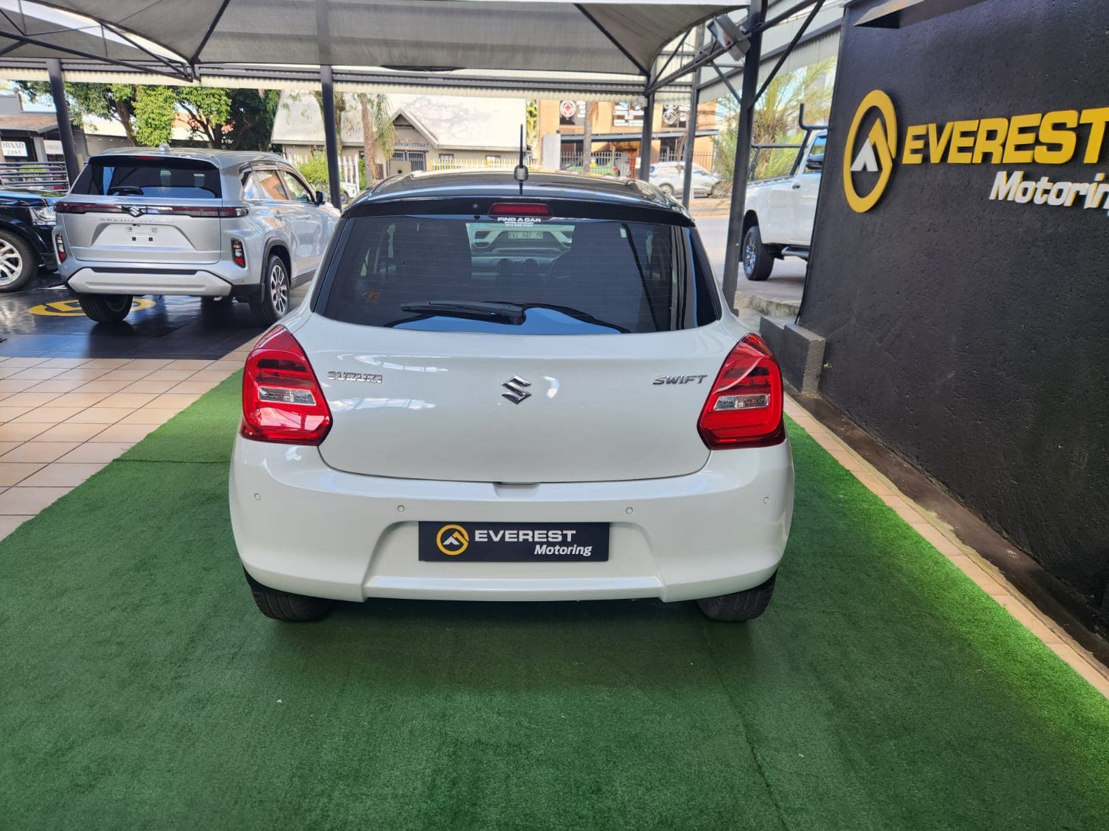 2023 Suzuki Swift 1.5 GLX 5Dr Manual - view 7