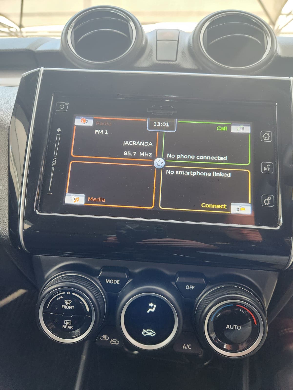2023 Suzuki Swift 1.5 GLX 5Dr Manual - view 8