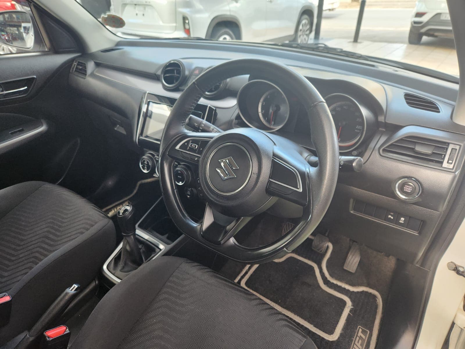 2023 Suzuki Swift 1.5 GLX 5Dr Manual - additional detail view