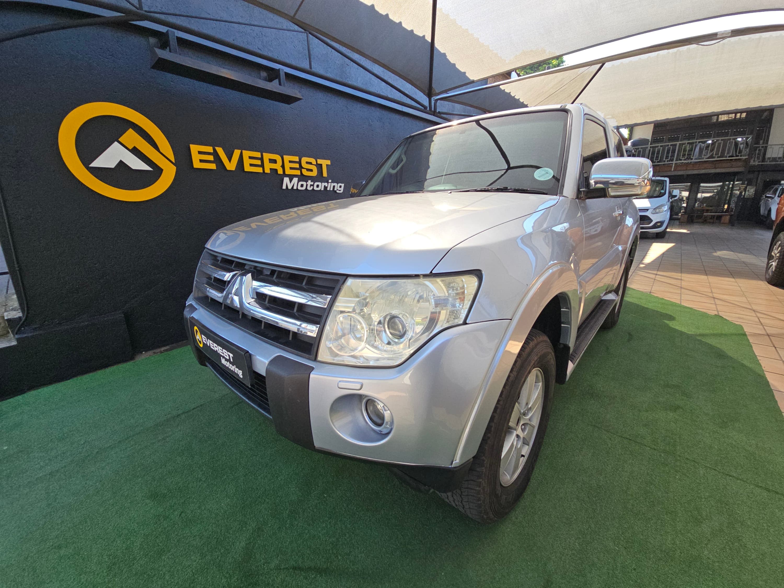 Mitsubishi Pajero 3800 GLS SWB A/T